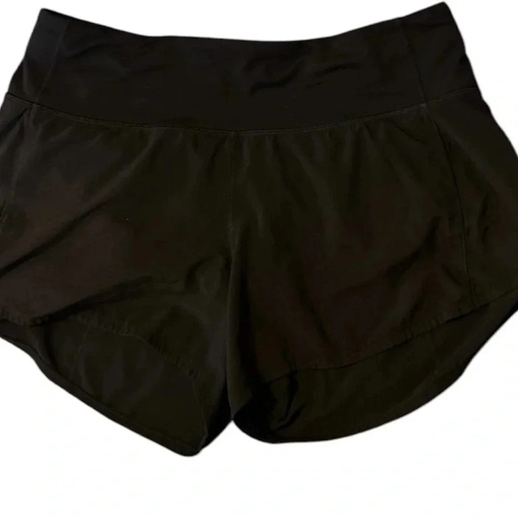 Lululemon Short Shorts with Back Pocket Size 6 Tall - Picture 2 of 6